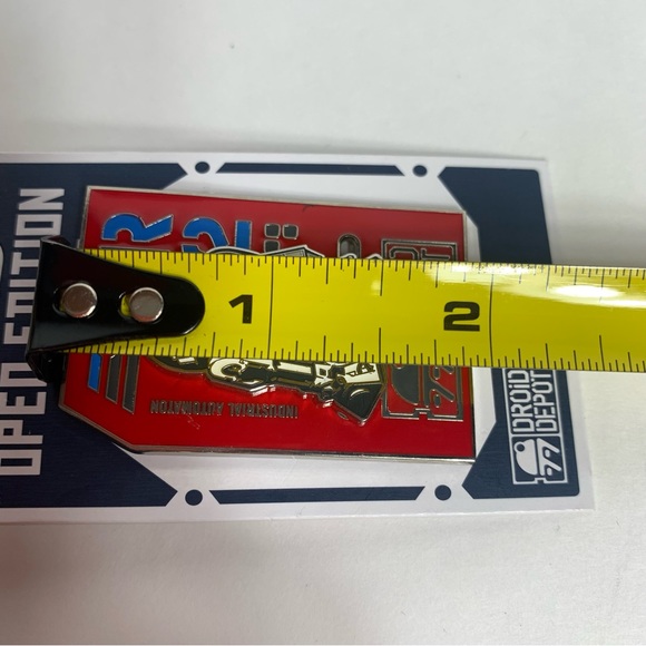 NWT. Disney Star Wars R2-D2 pin. Slider pin where R2D2 slides back and forth. - Picture 6 of 6